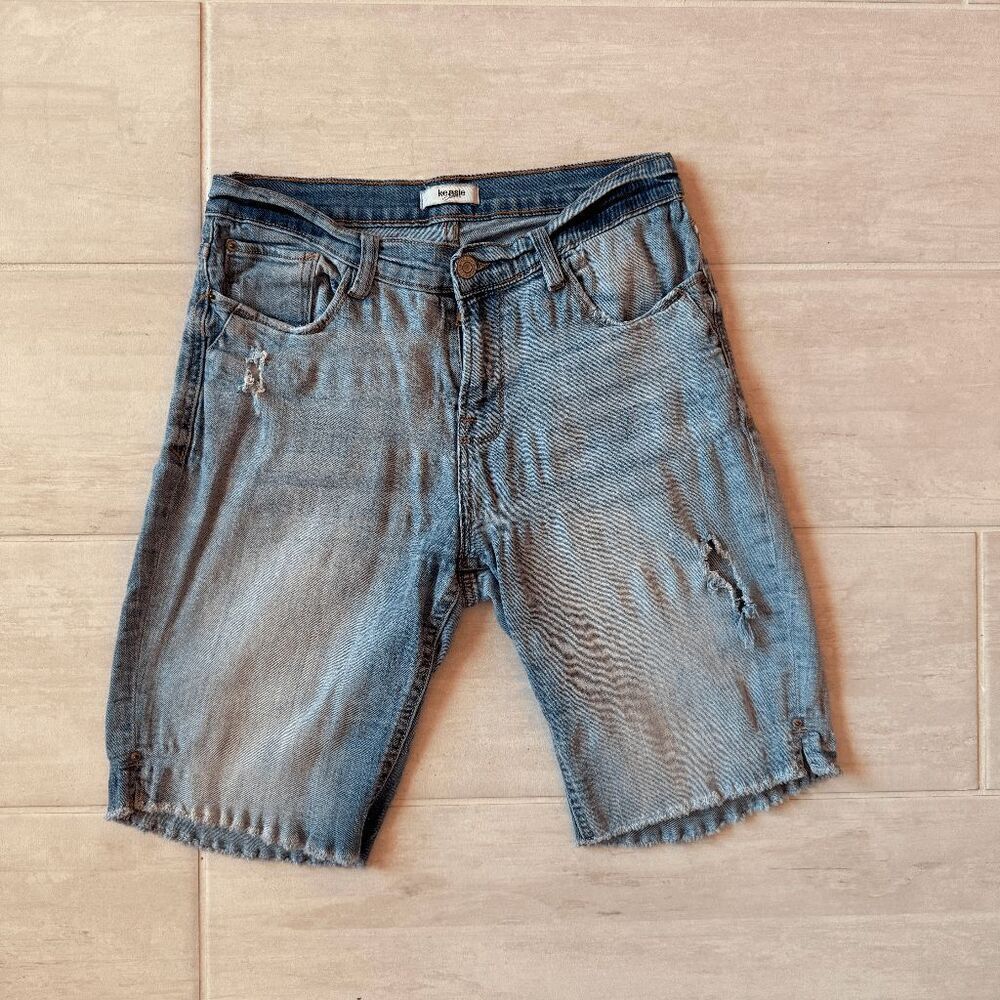 Kensie Long Shorts Distressed Denim Light Wash 6/28 Raw Hem Pockets Button Zip